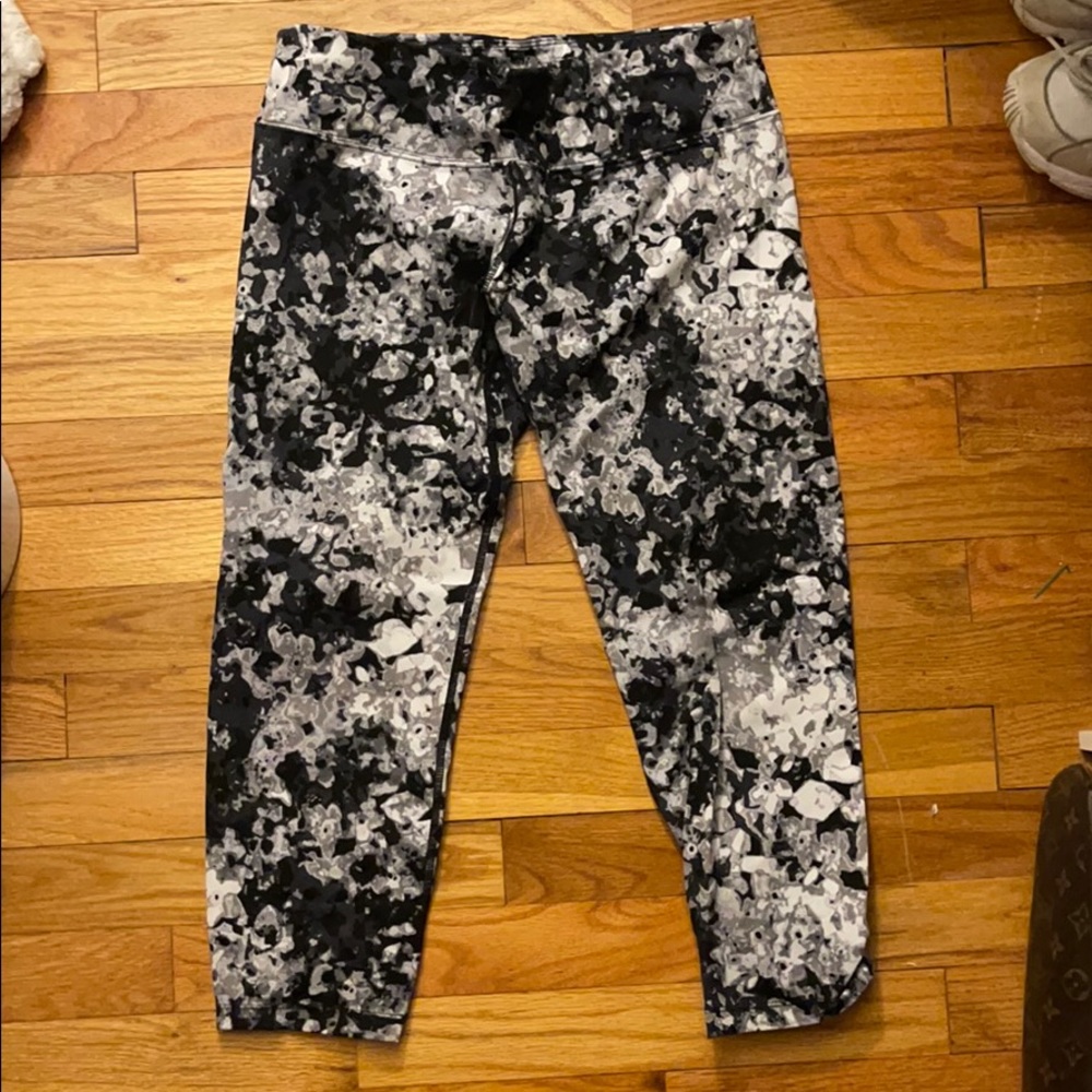 Calvin Klein B&W Cropped Leggings
